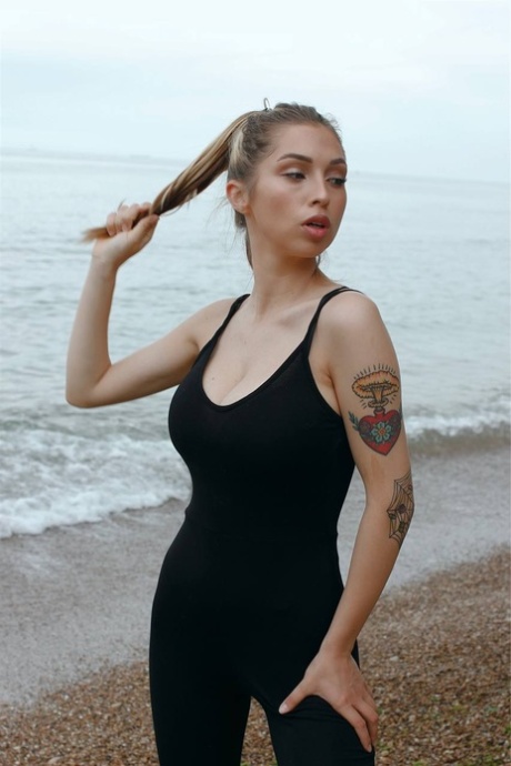 linda gata arte quente galeria