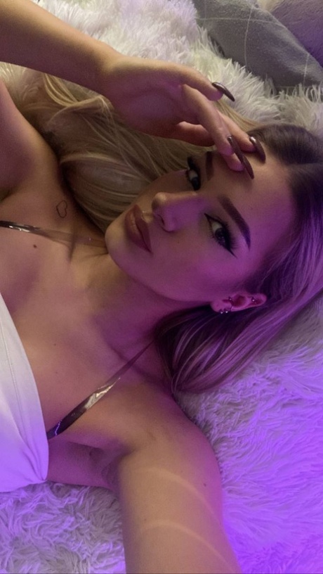 dünne Blondine porno schöne galerie