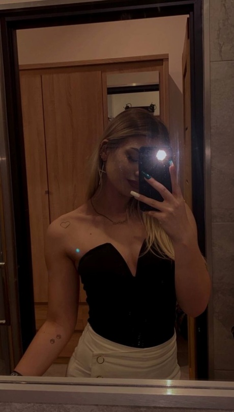 spejlselfie xxx nøgen arkiv