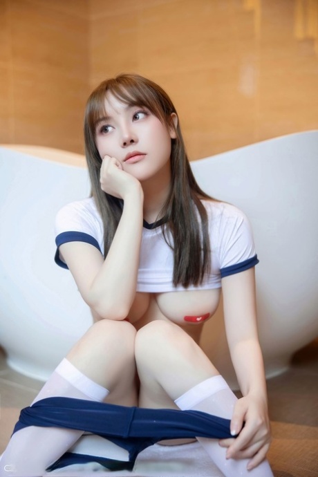 Giovane asiatica nudi xxx foto