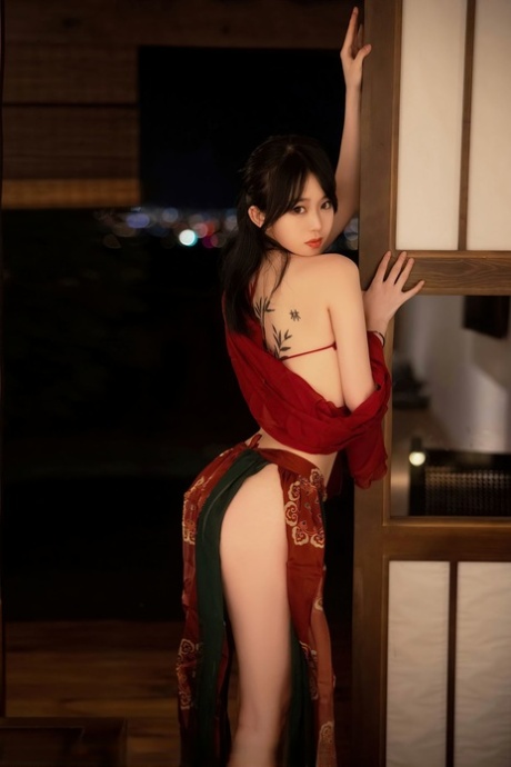 亚洲服饰 獨家的 圖片