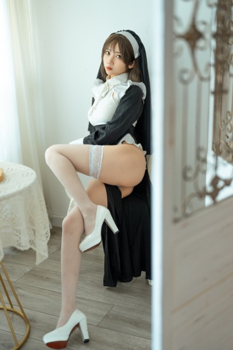 尼姑 火辣性感 圖片