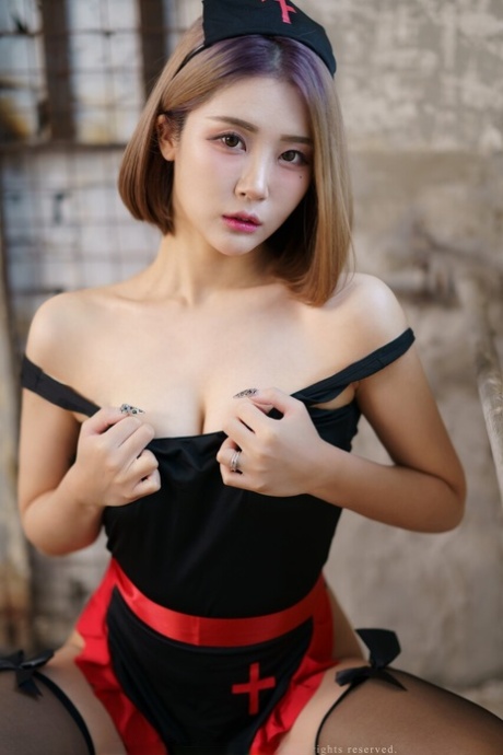 asian maid perfect pics
