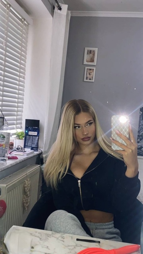 teen mirror art porn pic