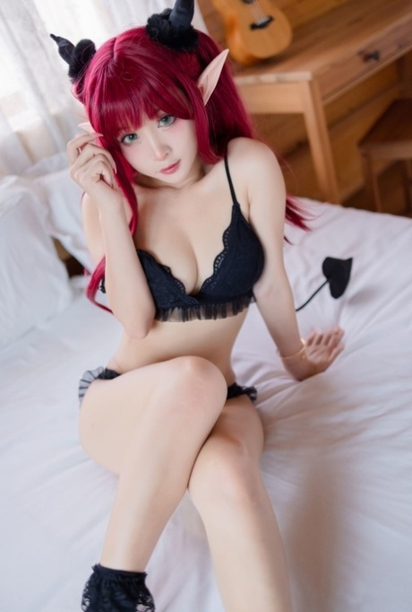 cute redhead sexy nudes picture
