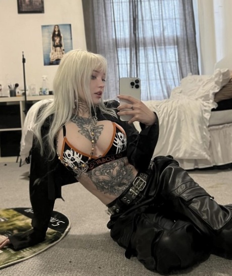 Cosplay mit großen Titten kostenlose nacktheit bilder
