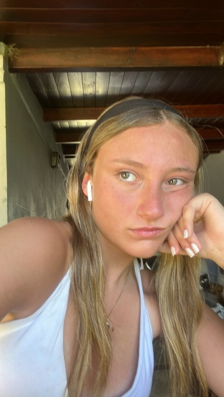 seios tamanho B nu pornográfico foto