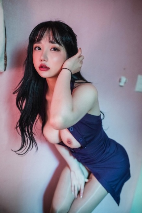 オイルを塗ったお尻 美しい 画像