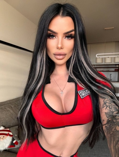 tatuaggio di grandi tette sexy carino immagine
