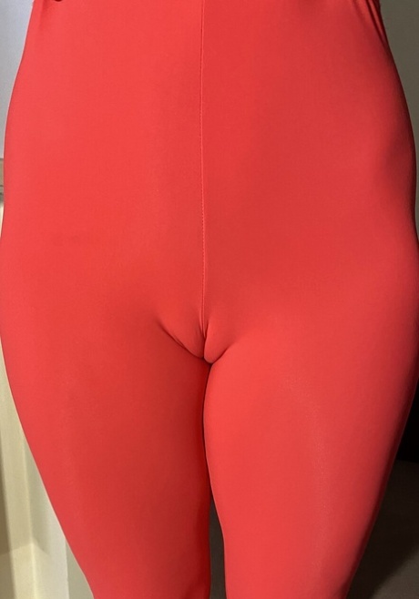 amateur yoga pants sexy nudes photos
