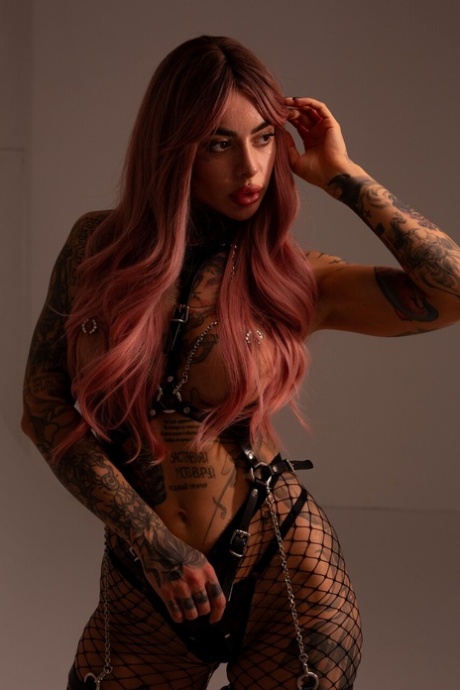 stora bröst tatuering hög kvalitet nice foto