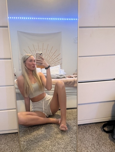 teen selfie beautiful xxx pictures