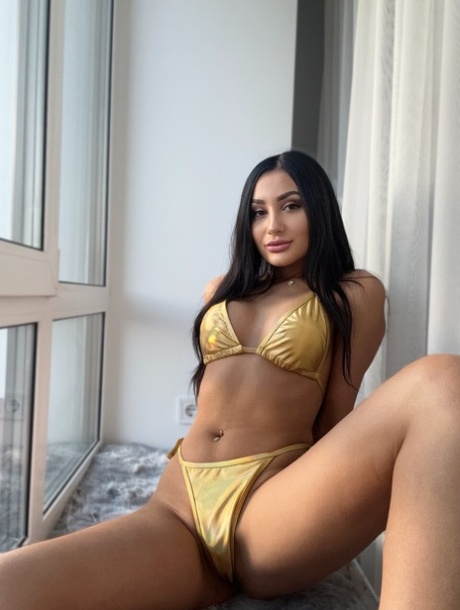 bikini model free naked img