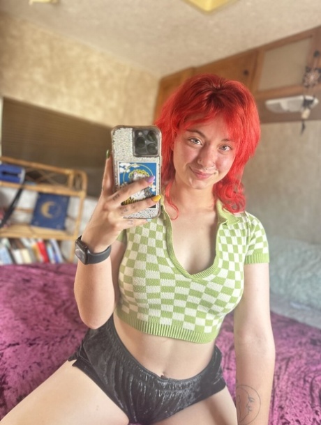pale redhead art naked pic