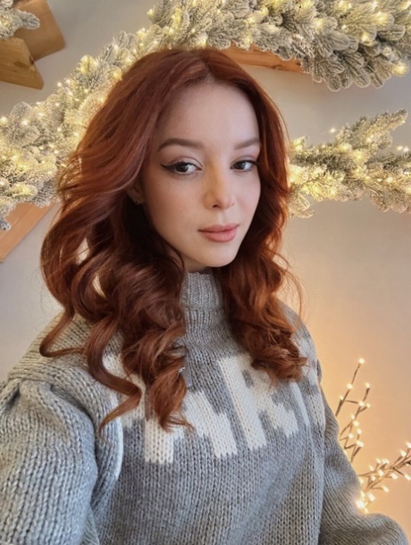 modella rossa sesso esclusivo archivio