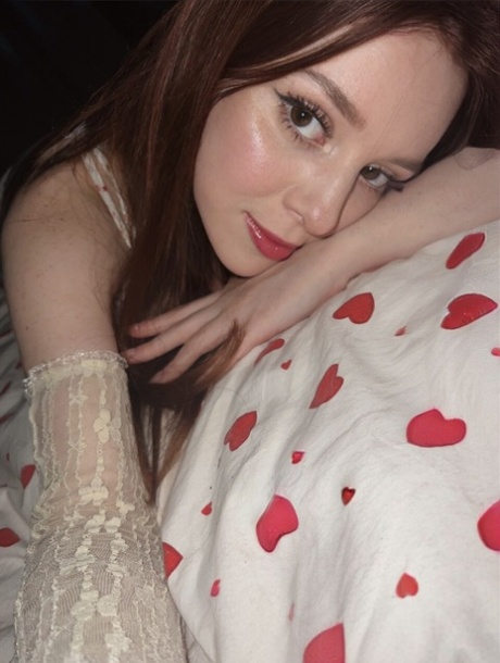 beautiful redhead art porn pic