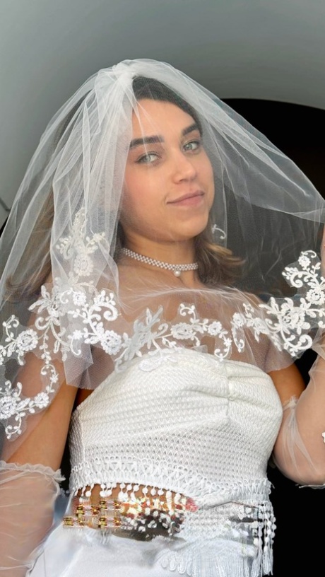 bride free naked galleries