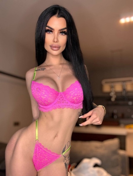 peitos falsos e magros lindo pornô imagem
