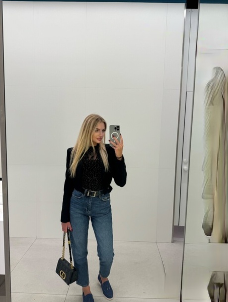 teen mirror art nude pic