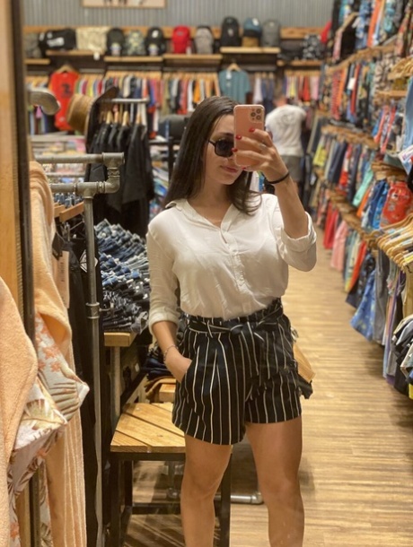 brunetka modré oči erotické porno snímky
