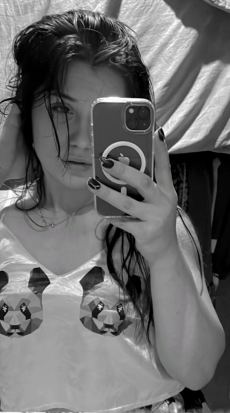 amateur selfie beautiful naked pic