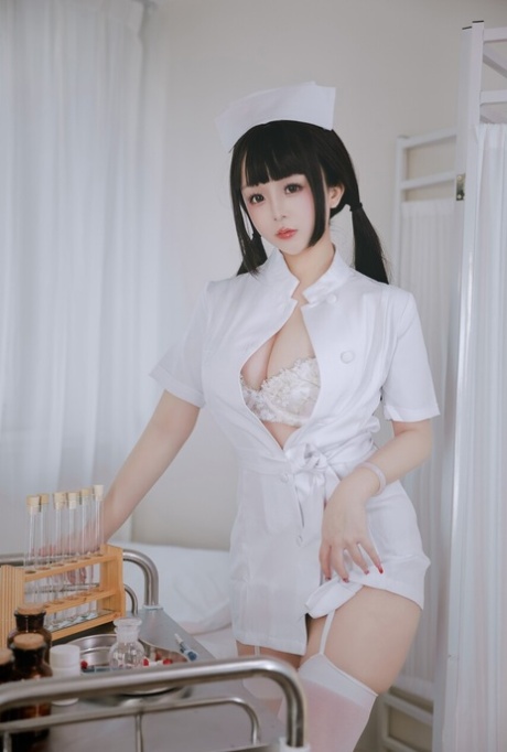 丰满的亚洲人 裸 圖片