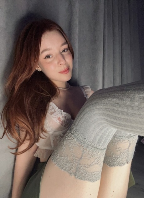 skinny redhead sexy nude pics