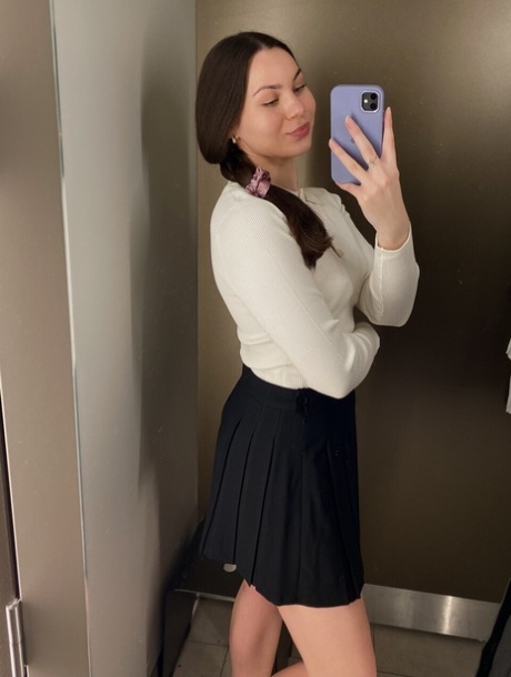teen mirror hot sexy pics