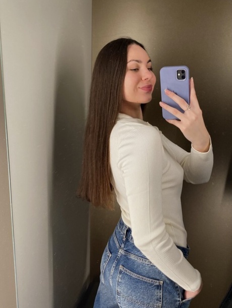 teen mirror hot sexy img