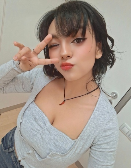 thick thighs teen art porn archive