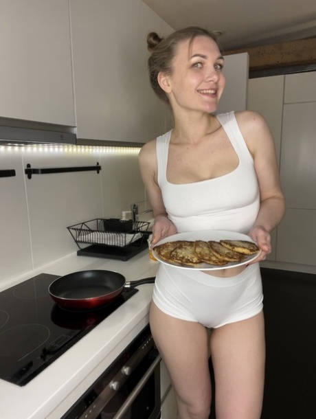 shorts free sexy photo