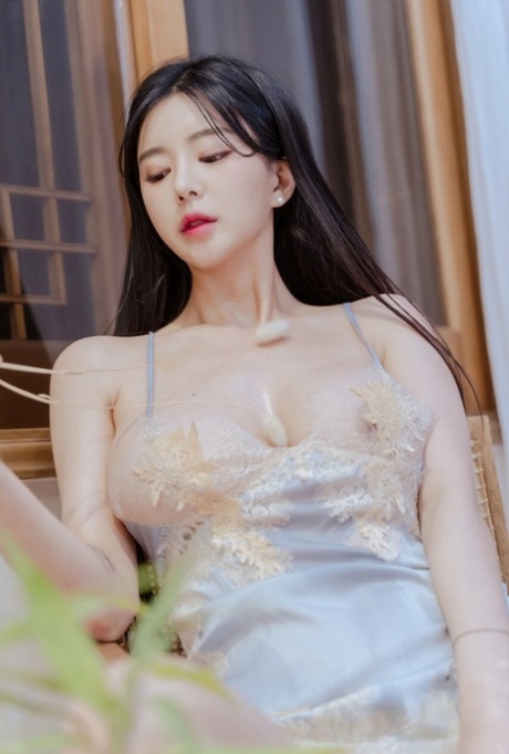 tiny asian beautiful nude image