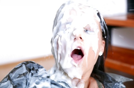 bukkake hot naked picture