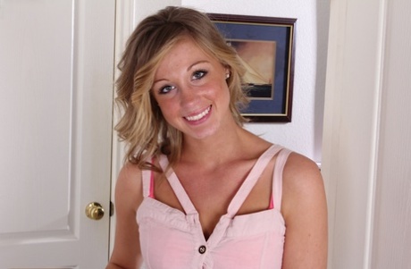 Ashley Jones porn model photo