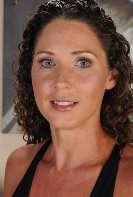 cute milf free xxx photo