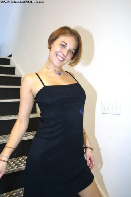 teen mini skirt free nude pics