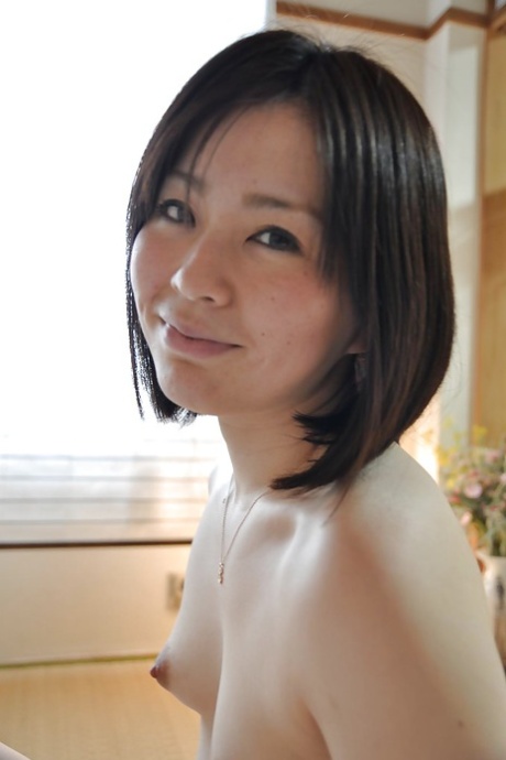 süße asiatische erotische nackt foto