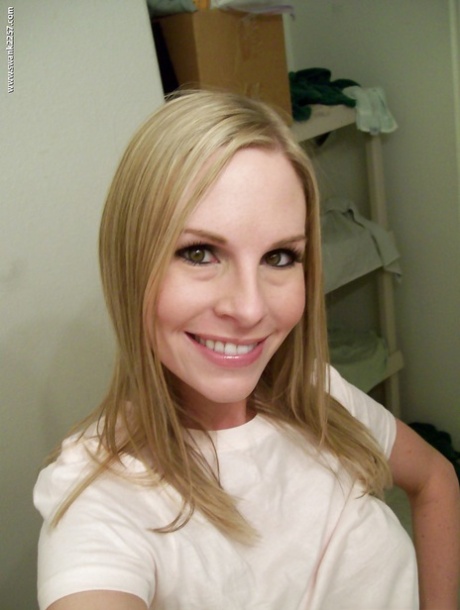 Aimee Addison star art gallery