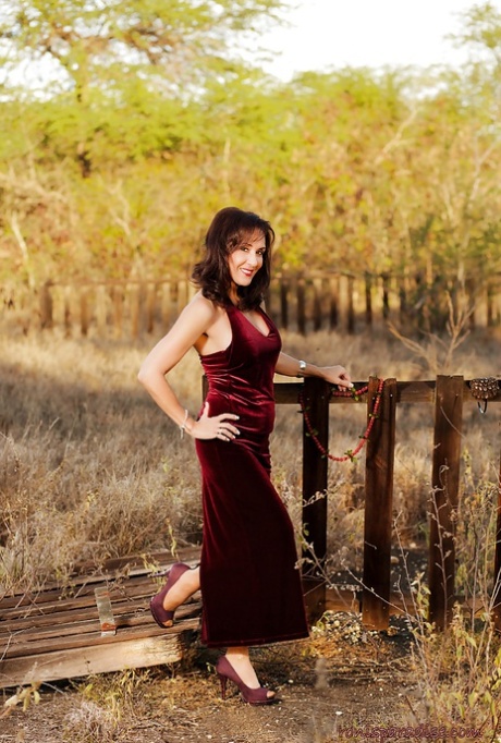 Roni Ford exclusive actress pic