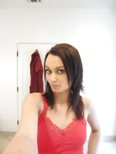 Mimi Rae naked model pic