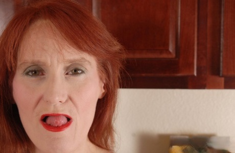 Oma-Gesicht nacktheit xxx archiv