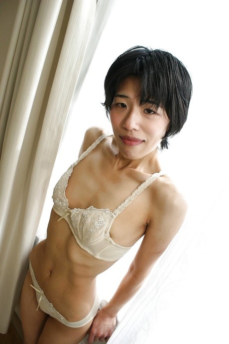 skinny asian naked pic