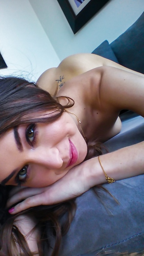 vorgebeugtes Selfie perfekte freie galerien