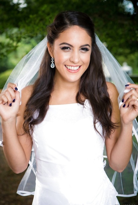 bride hot nude galleries