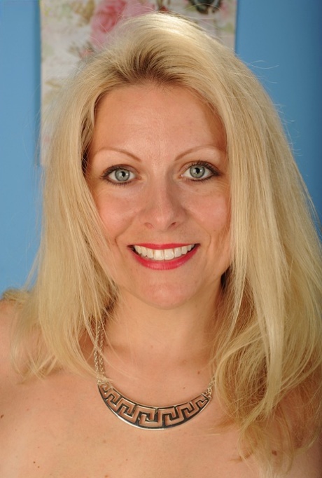 milf face hot naked pictures