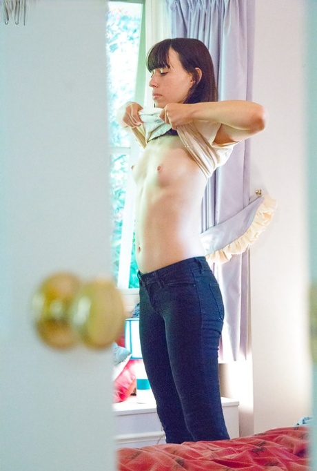 voyeur pretty photos