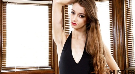 red lips naked images