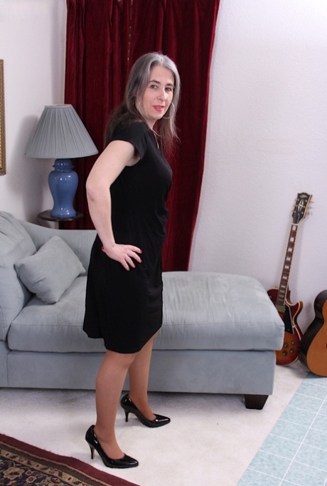 granny pantyhose naked pics