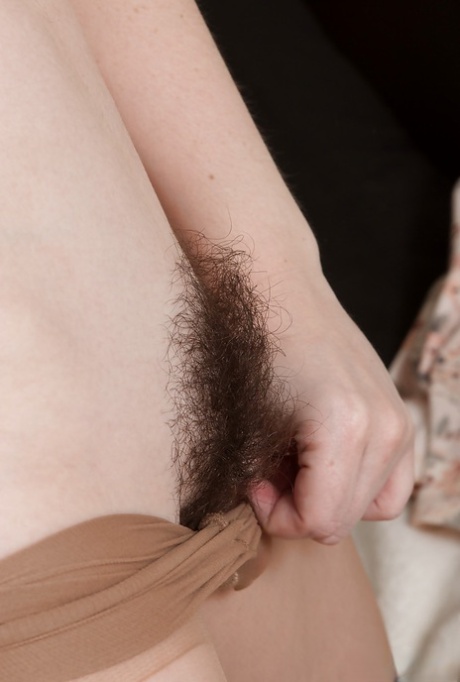 hairy pussy feet sexy image