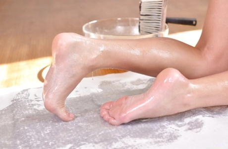 oiled feet hot nude img